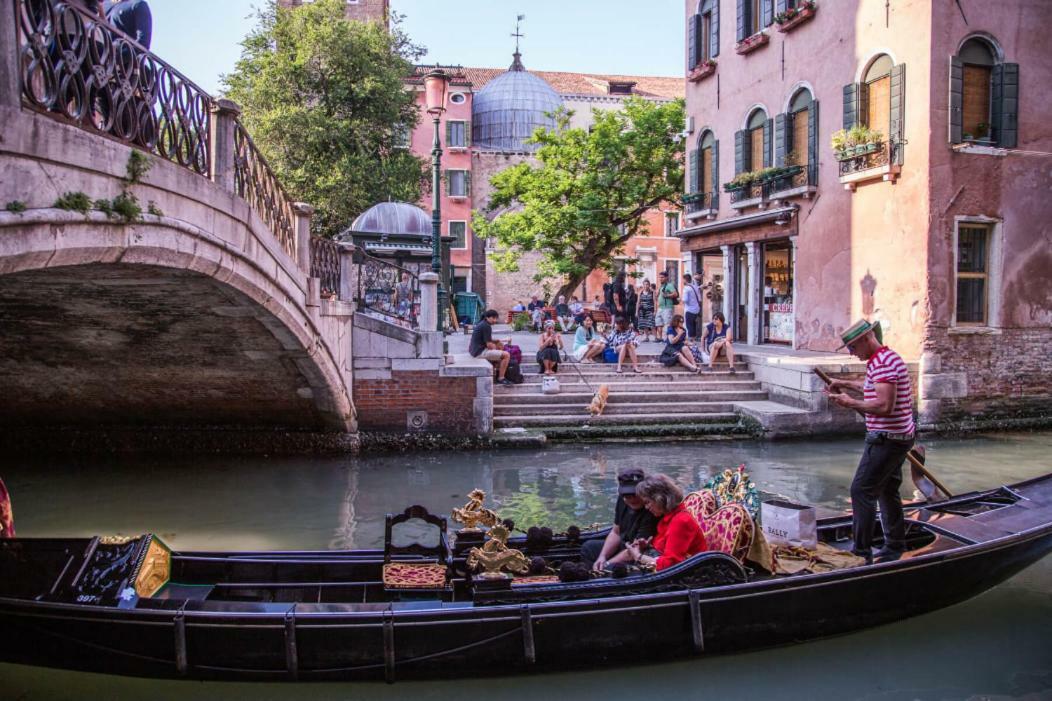 Apartment Life In Venesia Bagian luar foto